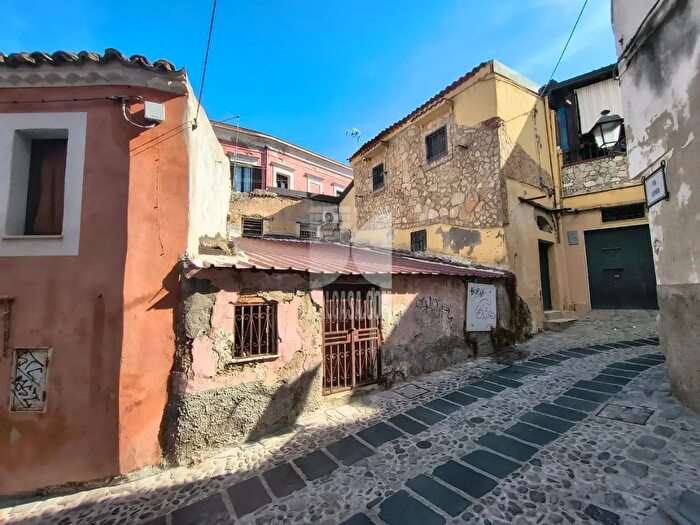 Casa bilocale in vendita in Via Cavour, Crotone