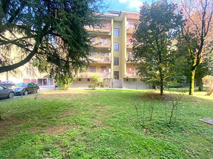 Appartamento trilocale in vendita in Via Battisti, Pandino