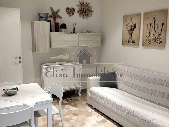 Appartamento trilocale in affitto in Centro, Viareggio