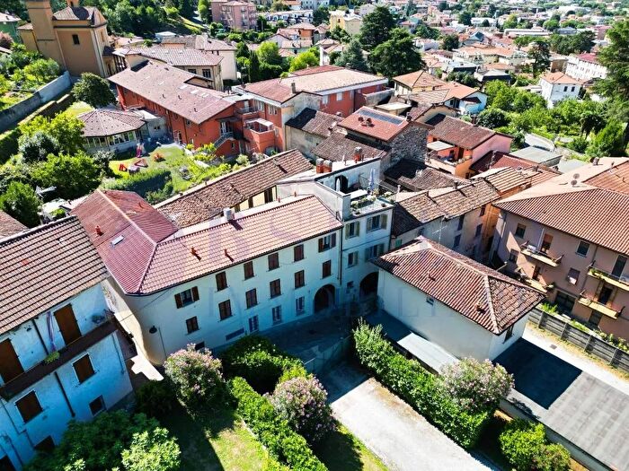 Appartamento bilocale in vendita in Via Promessi Sposi Calolziocorte, Calolziocorte