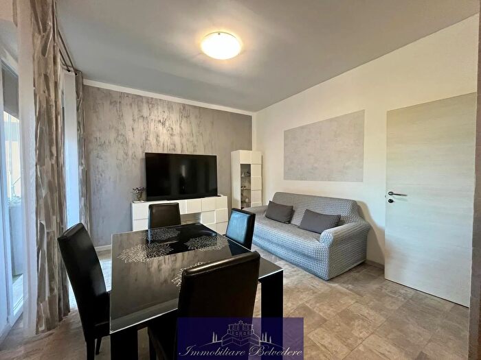 Appartamento trilocale in vendita in Via Carissimi, Firenze