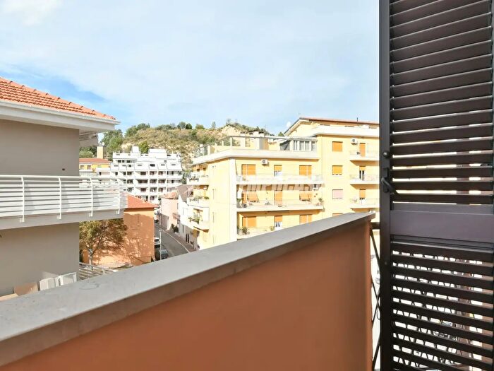 Appartamento trilocale in vendita in Via Giuseppe Verdi, Ascoli Piceno