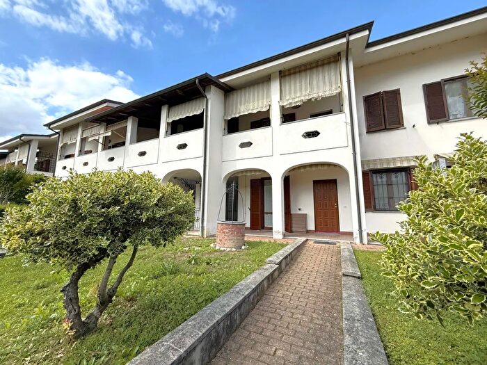 Appartamento quadrilocale in vendita in Via Giuseppe Garibaldi, Lauriano
