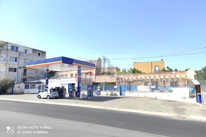 Casa con 10 locali in vendita in Alcamo