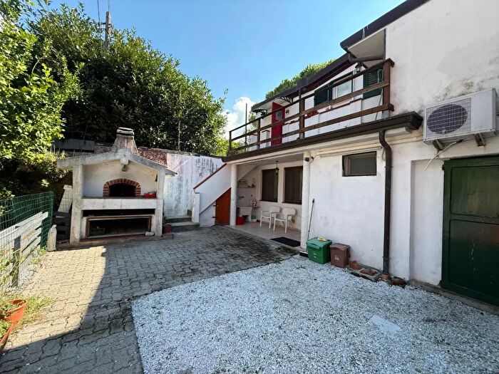Casa quadrilocale in vendita in Felice Cavallotti, Massa