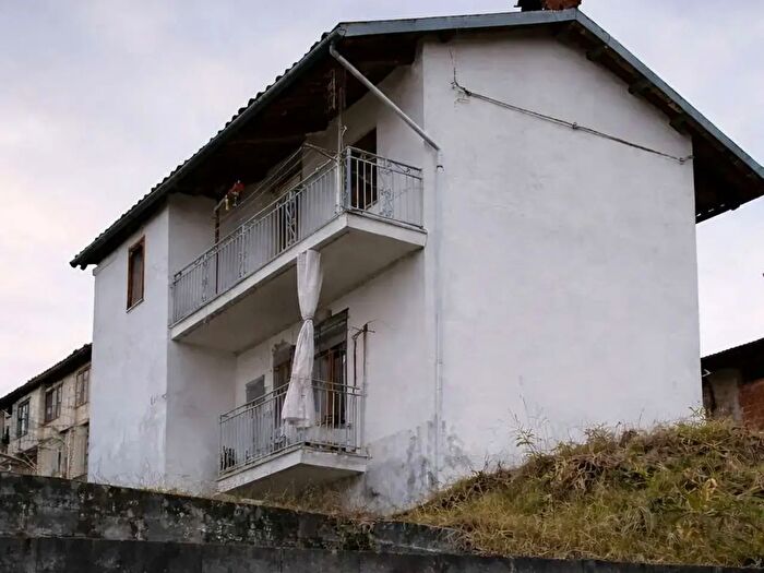 Casa con 7 locali in vendita in Via Cattarelli, Prascorsano