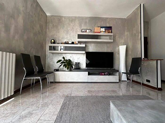 Appartamento trilocale in vendita in Viale Piave, Pessano Con Bornago