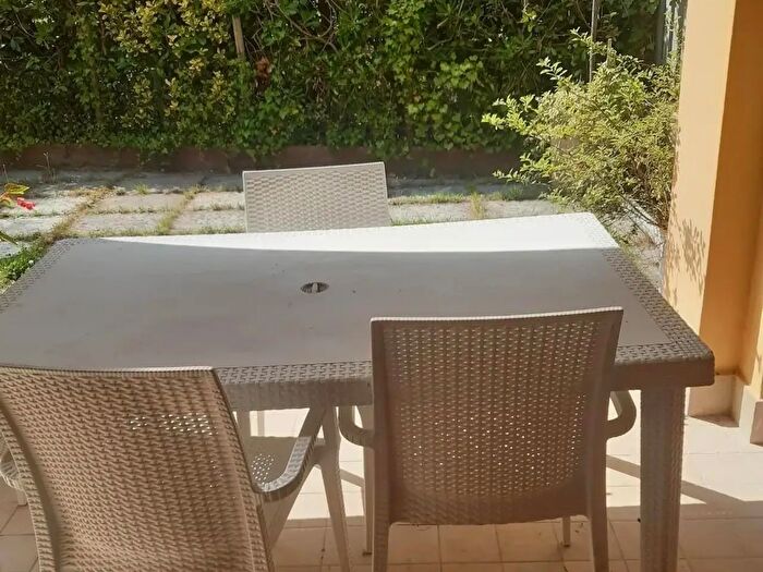 Casa con 7 locali in vendita in Montignoso