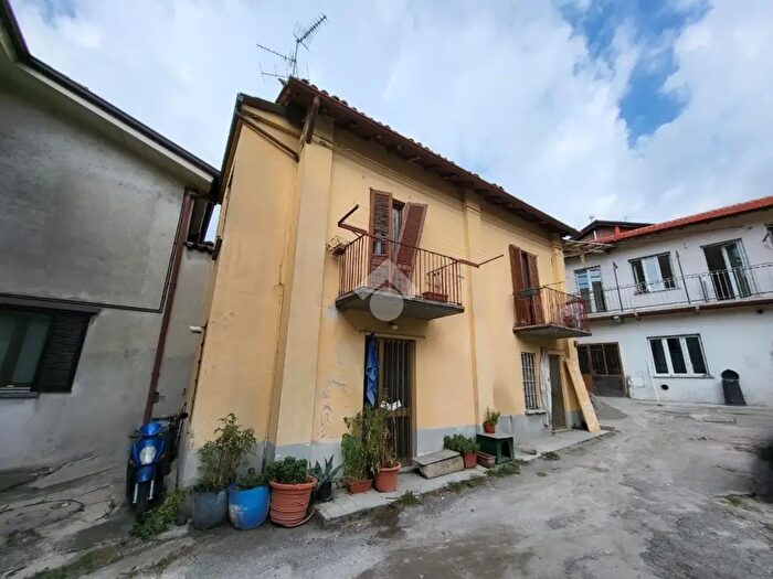 Casa trilocale in vendita in Via Cappellania, Besana In Brianza