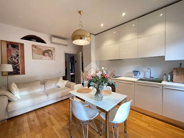 Appartamento trilocale in affitto in Via Genova Thaon di Revel, Milano