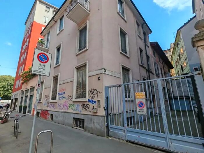 Appartamento quadrilocale in vendita in Via Sirte, Milano