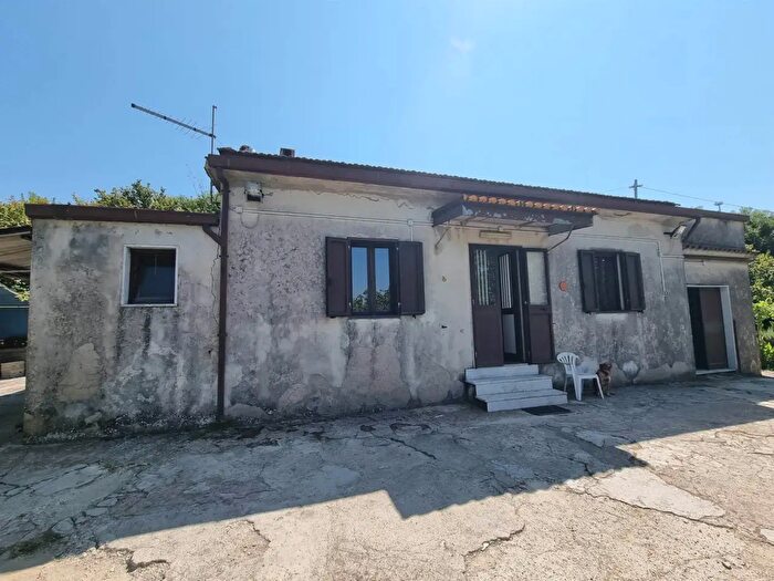 Casa trilocale in vendita in Via Bosco dei Preti, Avellino