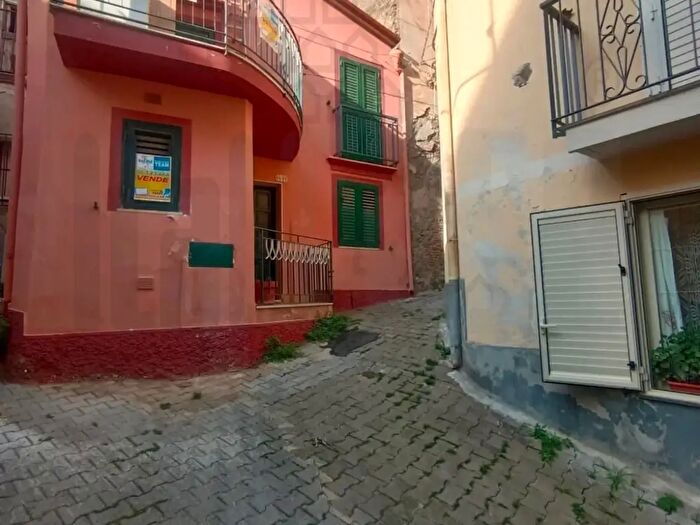 Casa bilocale in vendita in Giampilieri Superiore, Messina