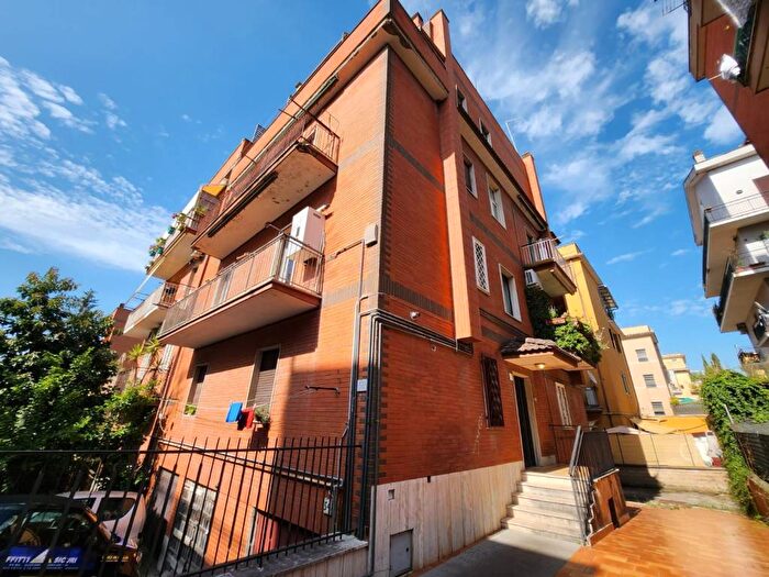 Appartamento bilocale in affitto in Via Vergemoli, Grottarossa Saxa Rubra, Roma