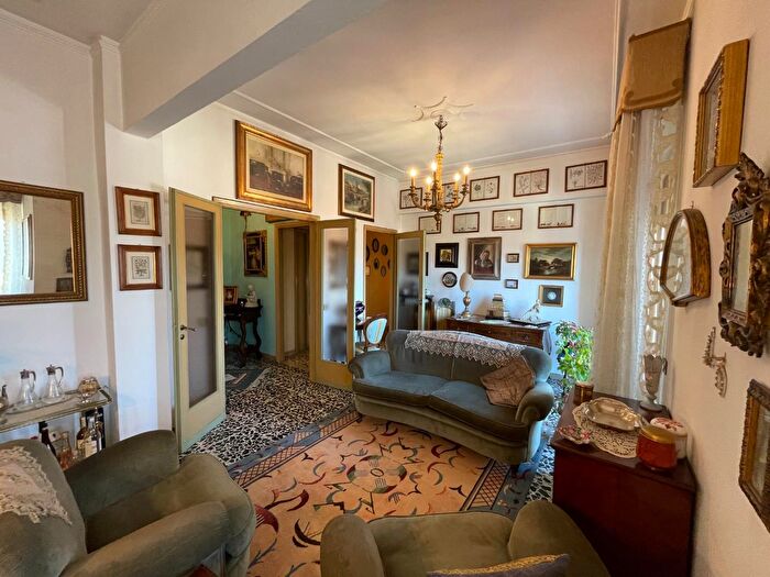 Appartamento quadrilocale in vendita in a Camelie, Lucca