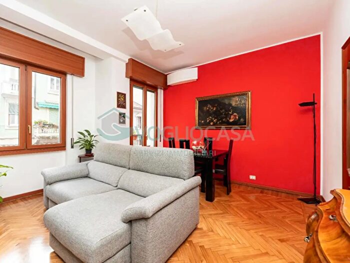 Appartamento trilocale in vendita in Via Sangallo, Milano