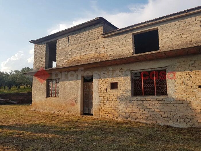 Casa in vendita in Via Piternis, Cervaro