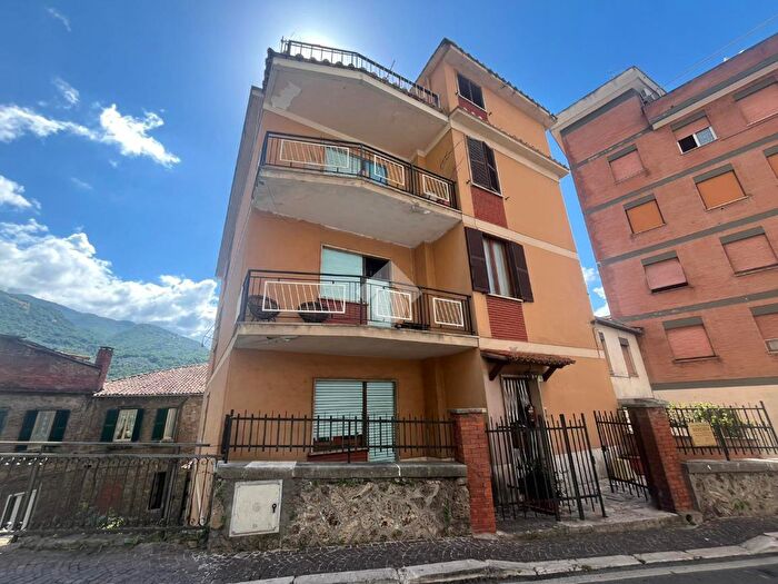 Appartamento quadrilocale in vendita in Viale Francesco Petrarca, Subiaco