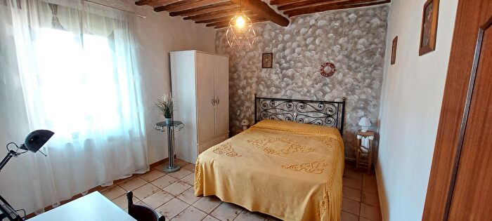 Appartamento con 5 locali in vendita in Via Roma, Asciano