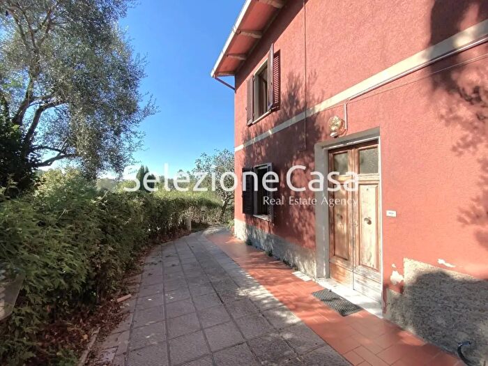 Casa con 7 locali in vendita in Montopoli In Val DArno
