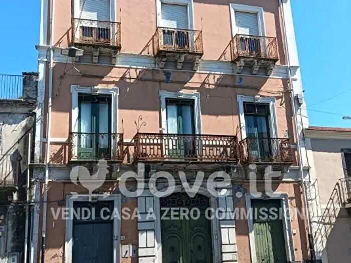 Appartamento trilocale in vendita in Via Giuseppe Garibaldi, Linguaglossa