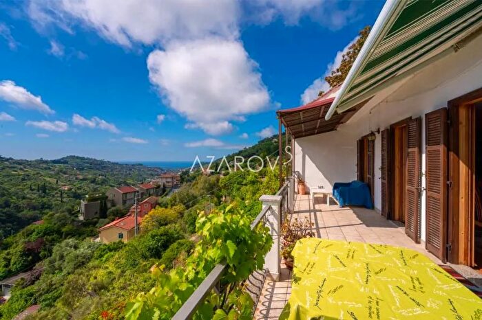 Casa con 5 locali in vendita in Vallebona