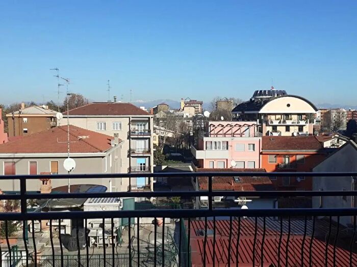 Appartamento trilocale in affitto in Via Giovanni Boccaccio, Sesto San Giovanni