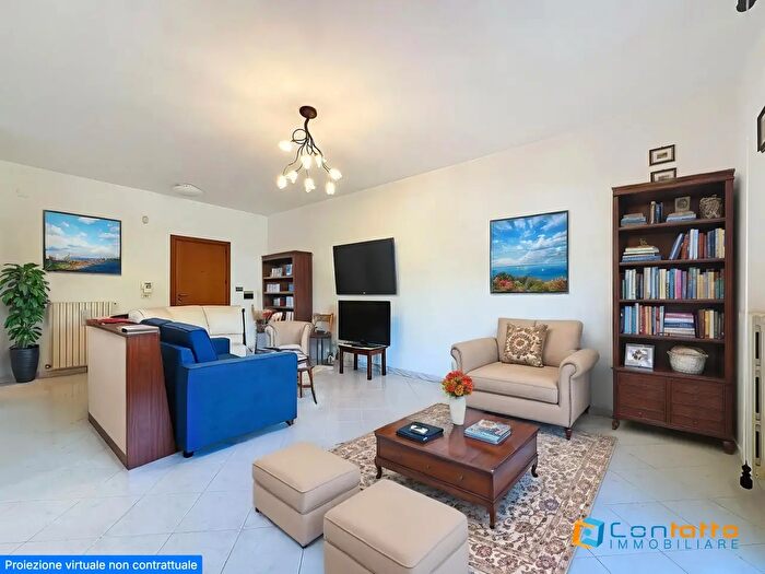 Appartamento con 5 locali in vendita in Via Piero della Francesca, Cupra Marittima