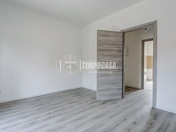 Appartamento trilocale in vendita in Via Trieste, Somma Lombardo