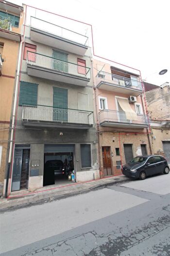 Casa con 8 locali in vendita in Via Giacomo Matteotti Lentini, Lentini