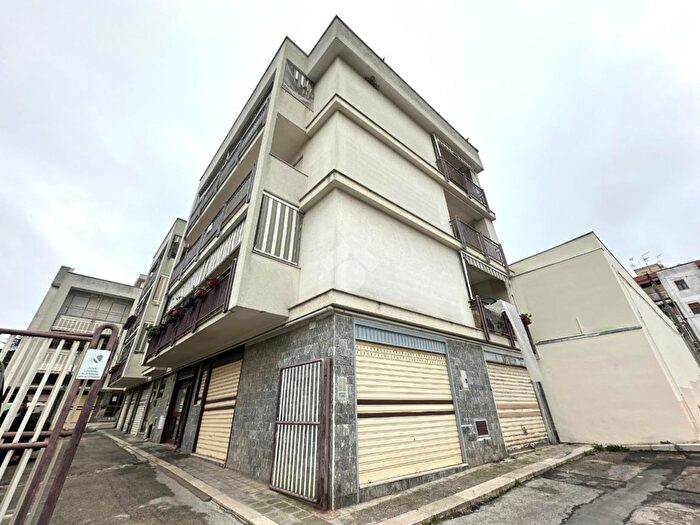 Appartamento quadrilocale in vendita in Via Attilio Regolo, Canosa Di Puglia