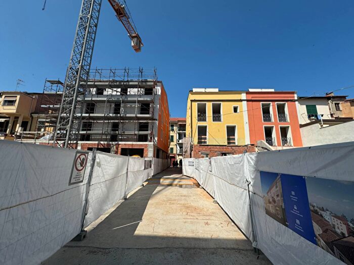 Case in Vendita e in Affitto - 2