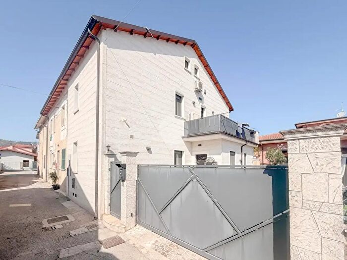 Casa con 5 locali in vendita in Via Pitagora, Avezzano