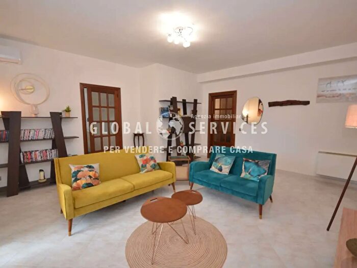 Appartamento con 5 locali in vendita in Via Sanzio, Alghero