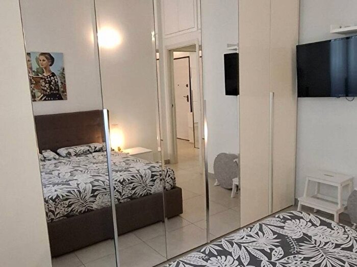 Appartamento bilocale in affitto in Viale Legioni Romane, Bande Nere, Milano