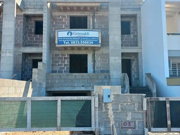 Casa con 5 locali in vendita in Via Giovanni Falcone, Ugento