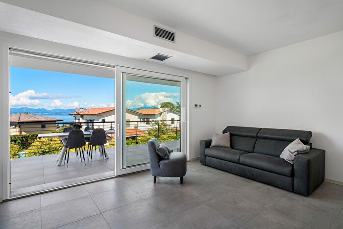 Appartamento trilocale in vendita in Lazise