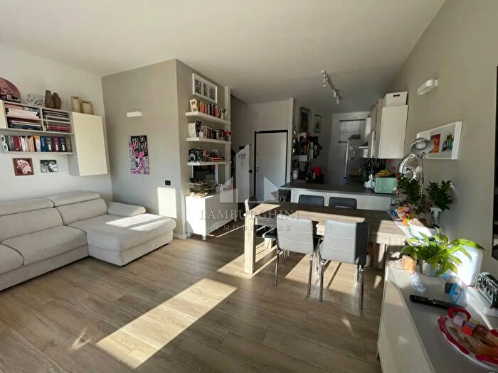 Appartamento quadrilocale in vendita in Via Algeria, Ferrara