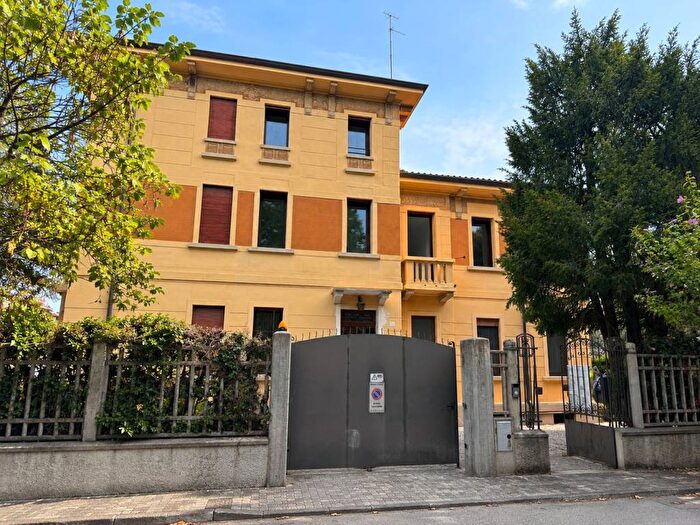 Casa con 6 locali in affitto in Via Nazario Sauro, Sant'Agnese, Treviso
