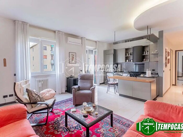 Appartamento bilocale in vendita in Via Alfonso Capecelatro, Milano