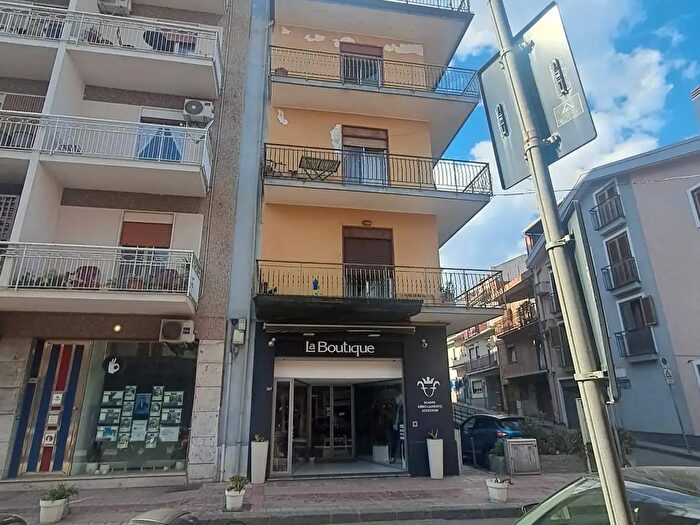 Appartamento con 6 locali in vendita in Leonardo Sciascia, Santa Teresa Di Riva