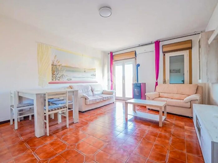 Appartamento con 5 locali in vendita in Piazza Ennio Roych, Olbia