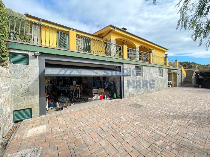 Casa con 6 locali in vendita in Strada Ponte Romano, Santo Stefano Al Mare