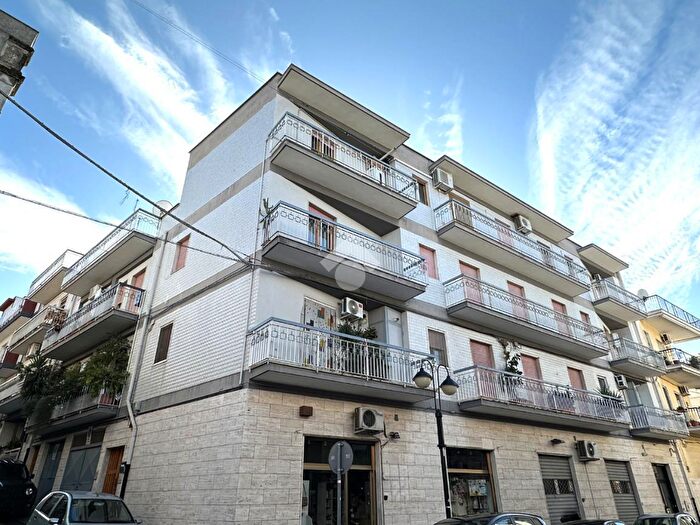 Appartamento con 5 locali in vendita in Vicolo della Vittoria, Canosa Di Puglia