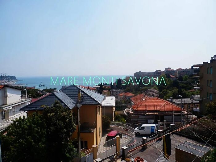 Appartamento trilocale in vendita in Via Gentile, Albissola Marina