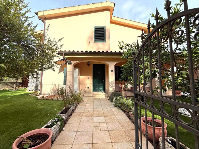 Casa con 5 locali in vendita in Via Sardegna, Castiadas