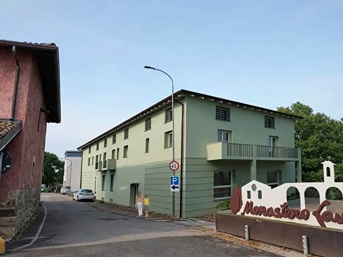 Appartamento trilocale in vendita in Via Padri Serviti, Calolziocorte