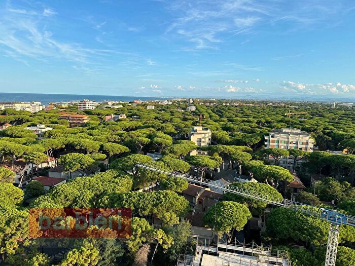 Appartamento trilocale in affitto in Viale Romagna, Cervia