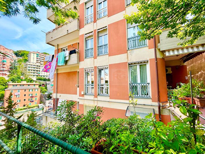 Appartamento con 5 locali in vendita in Via del Manzasco, Genova