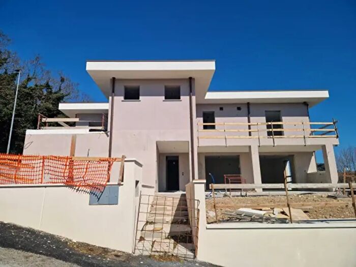 Appartamento quadrilocale in vendita in Via Vicina, Desenzano Del Garda
